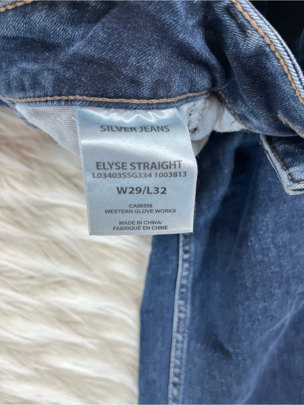 Silver Elyse Jeans Women's 29x32 Mid Rise Straight Leg Dark Wash - Picture 3 of 6